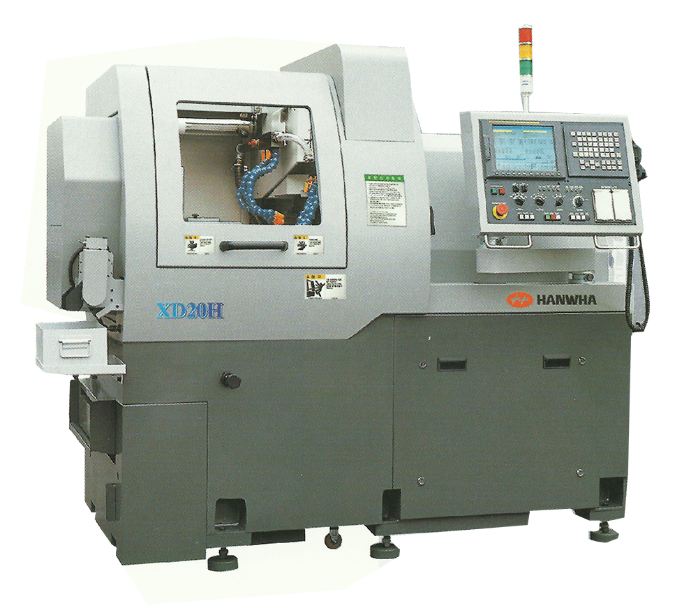 N. 1 Tornio CNC HANWHA mod. XD20N passaggio barra Ø20 (5 assi, n. 18 utensili di cui n. 6 motorizzati con asse C su mandrino e contro mandrino)